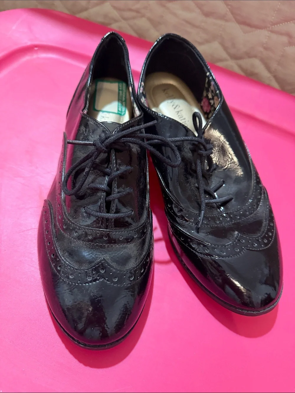 Black patent leather lace up women’s shoe size 8